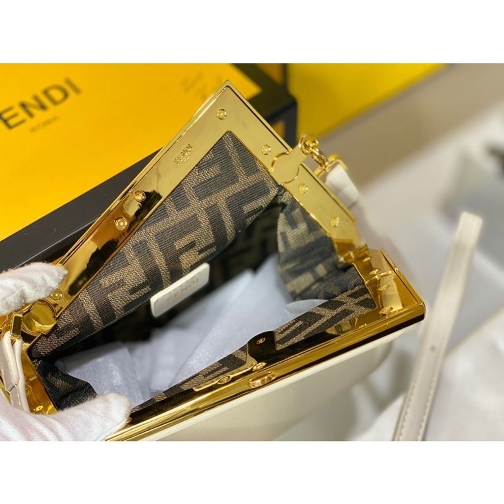 sg-11134201-7qvd3-libb9aw6taype6