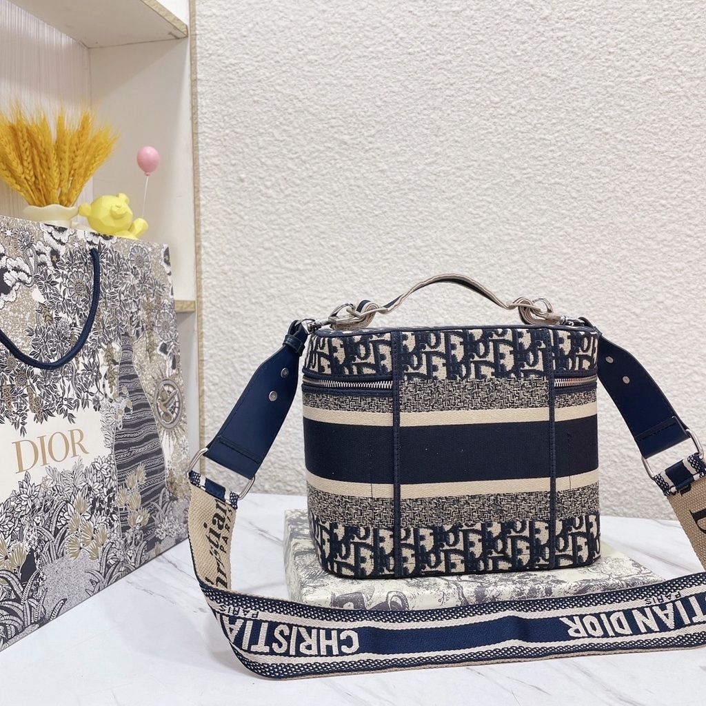 9e1db40e2bf483e456baf6ac6b128d70