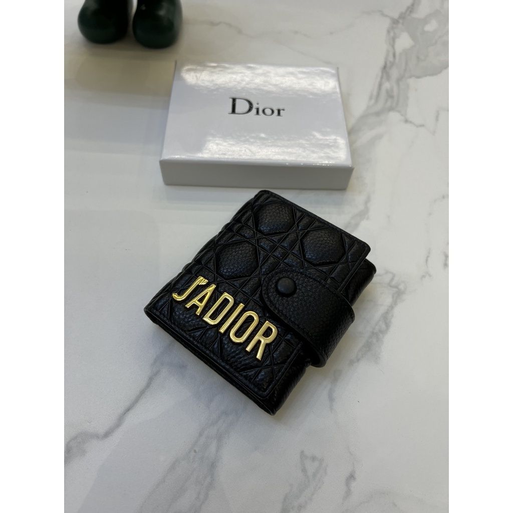 sg-11134201-22110-m2hl5tysdyjv4f