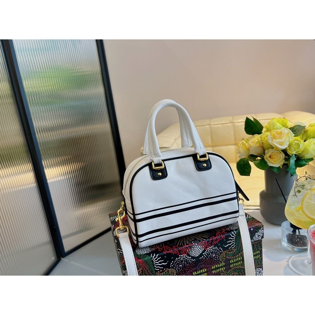 sg-11134201-7qvcy-livqa52agc011d