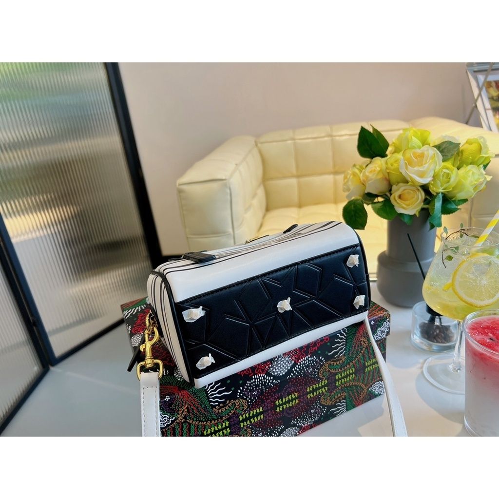 sg-11134201-7qvcu-livqa5dny9vz9a