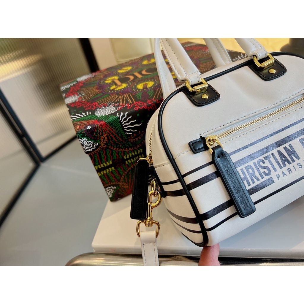 sg-11134201-7qvg7-livqa5vz7hfk00