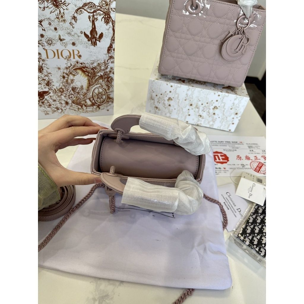 sg-11134201-7qvee-lfmb7hi2vhdn7d