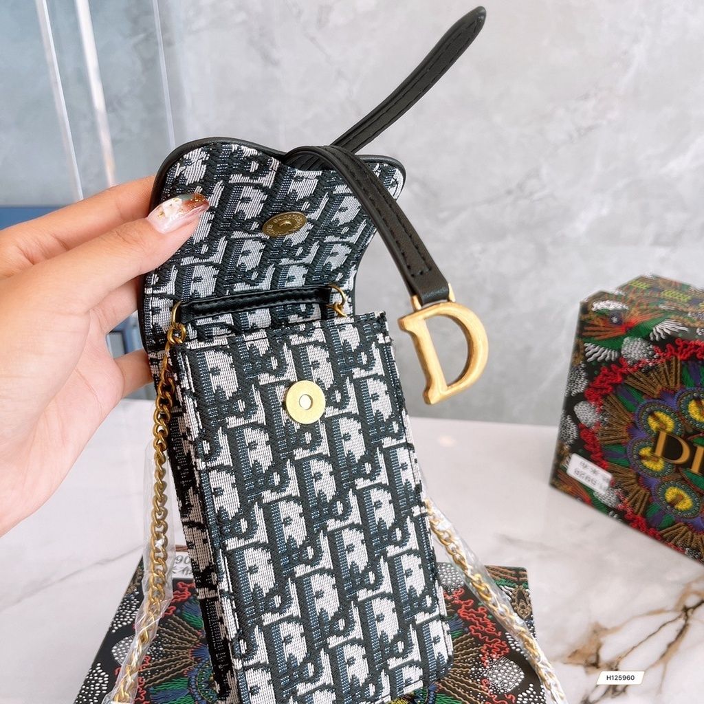 d5e30ef3d295f03a704e6974f18ebdf9