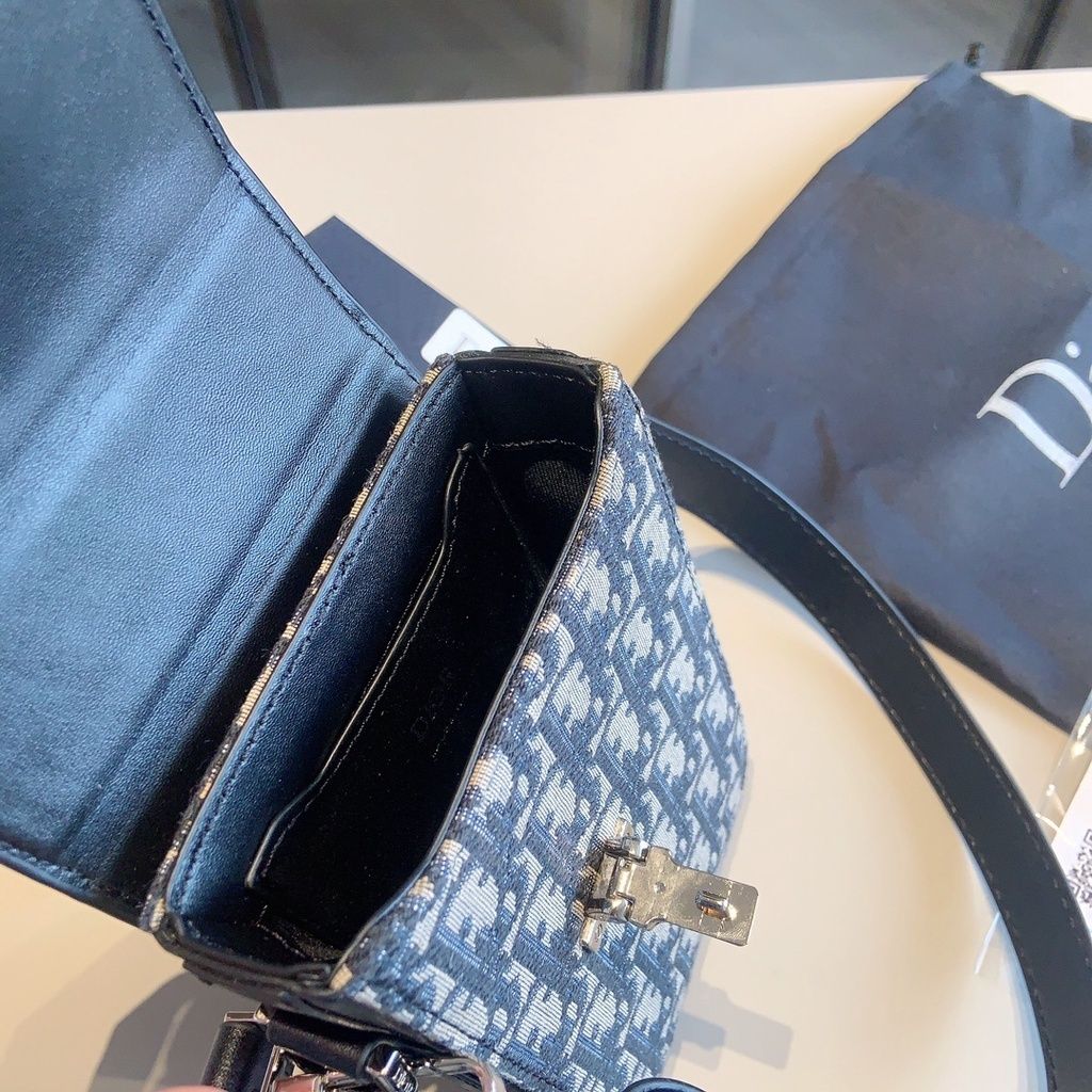 sg-11134201-22120-cz7o4htktjkv80