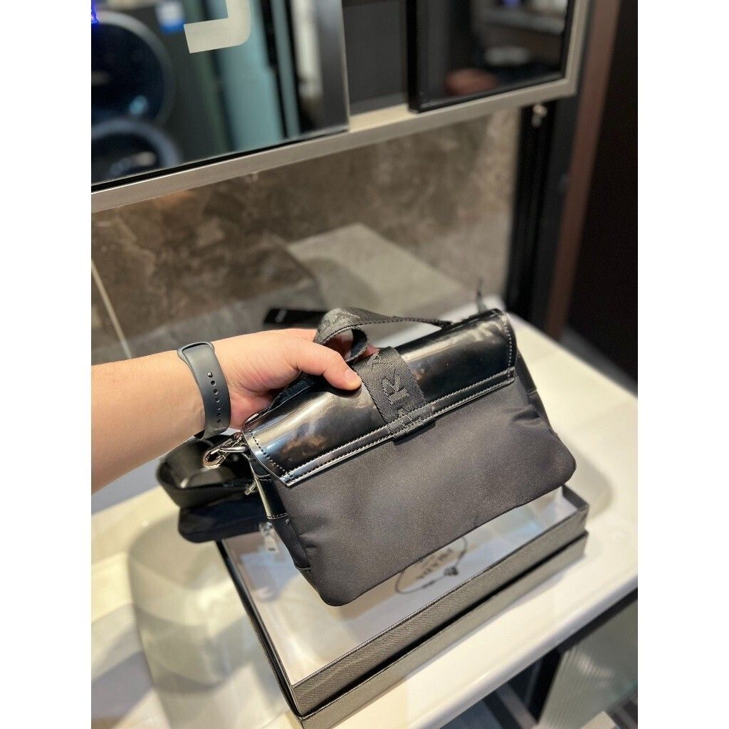 sg-11134201-7rcbx-lry21nwe48l8dc