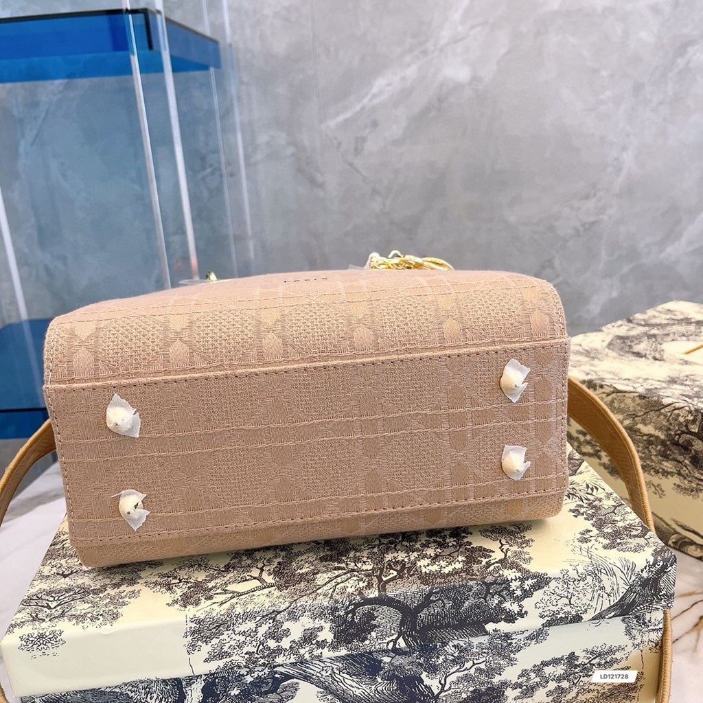 90ca5bbd815ab9740796cf3d32e7b4bd