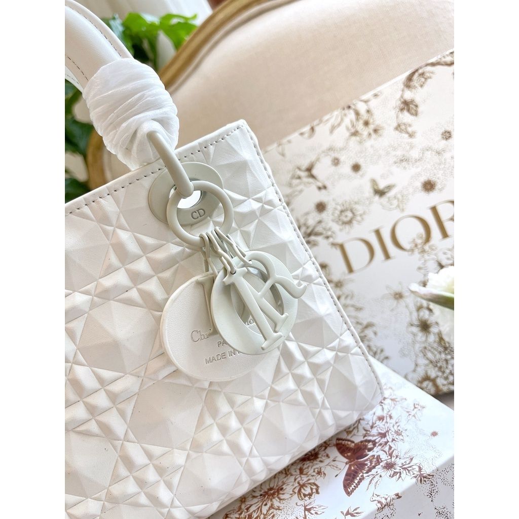 1120d49ffee1cc957a3da1a9a94ea7f8