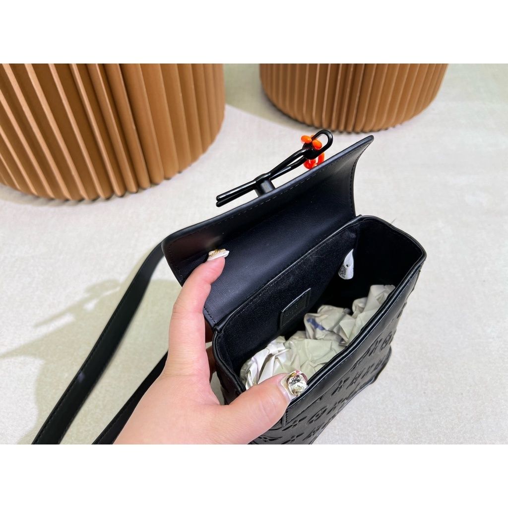 sg-11134201-7rbkw-lq4jpms7023u67