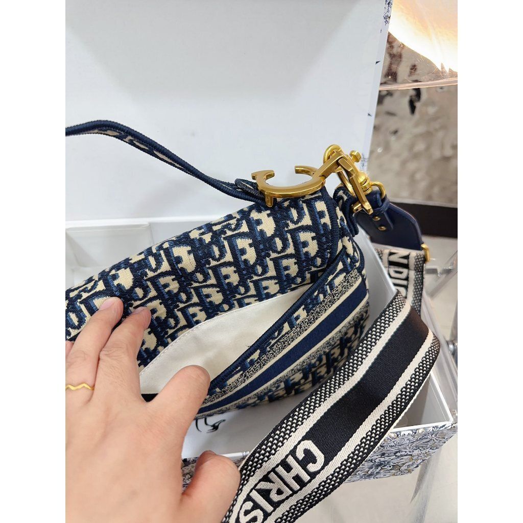 my-11134207-7r990-loqlhfnea8i80d