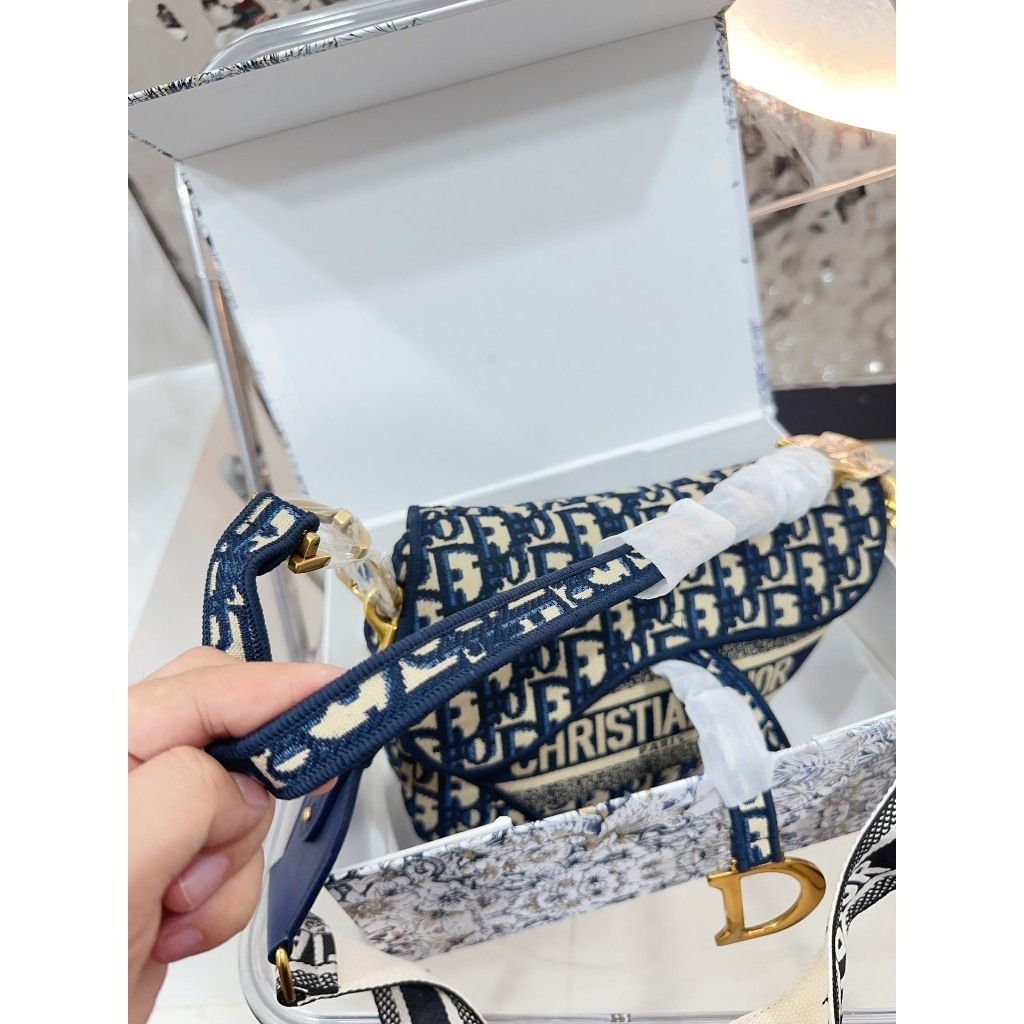 my-11134207-7r990-loqlhfned1n436