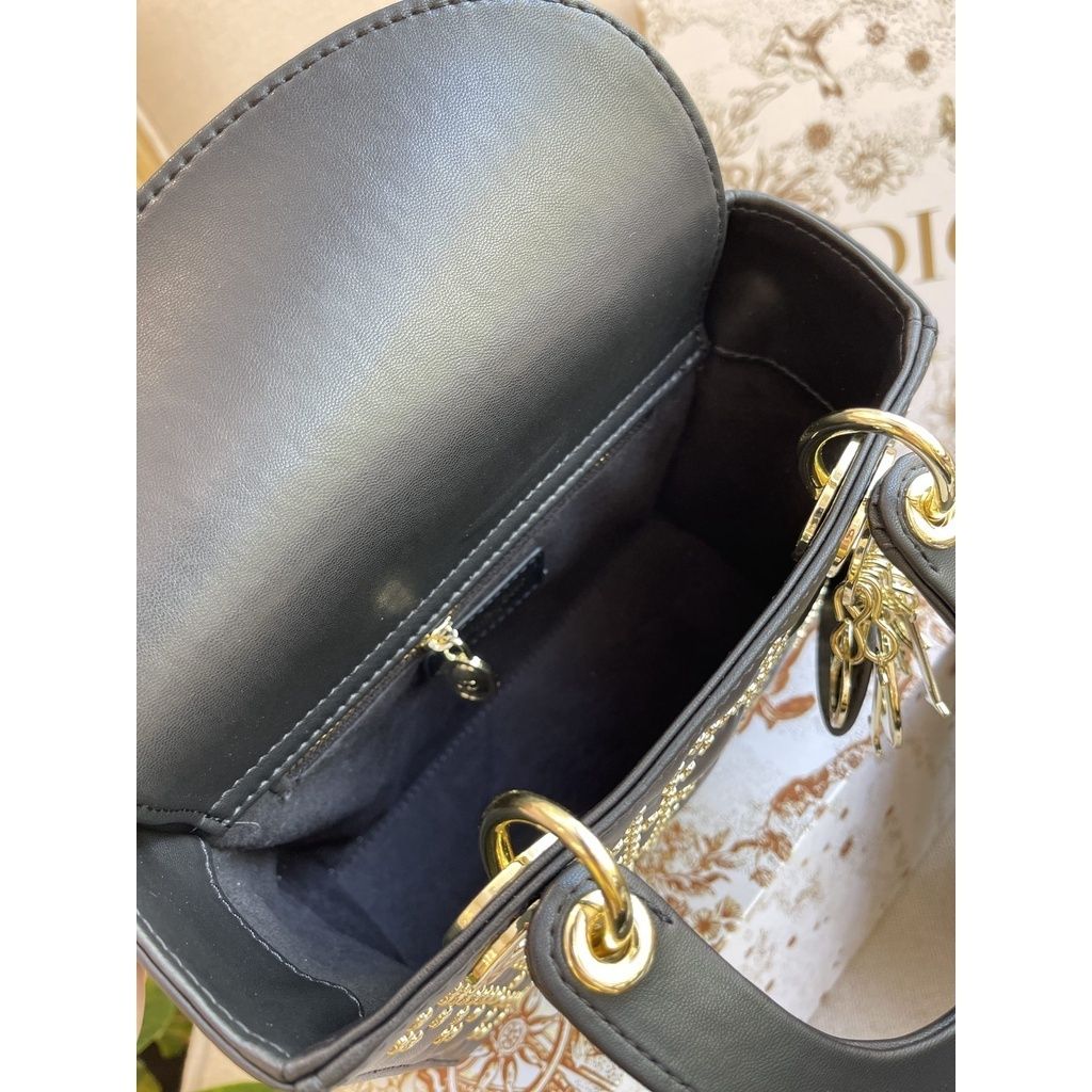 07a6966b41c2e2723d34f33ce2d4a29c