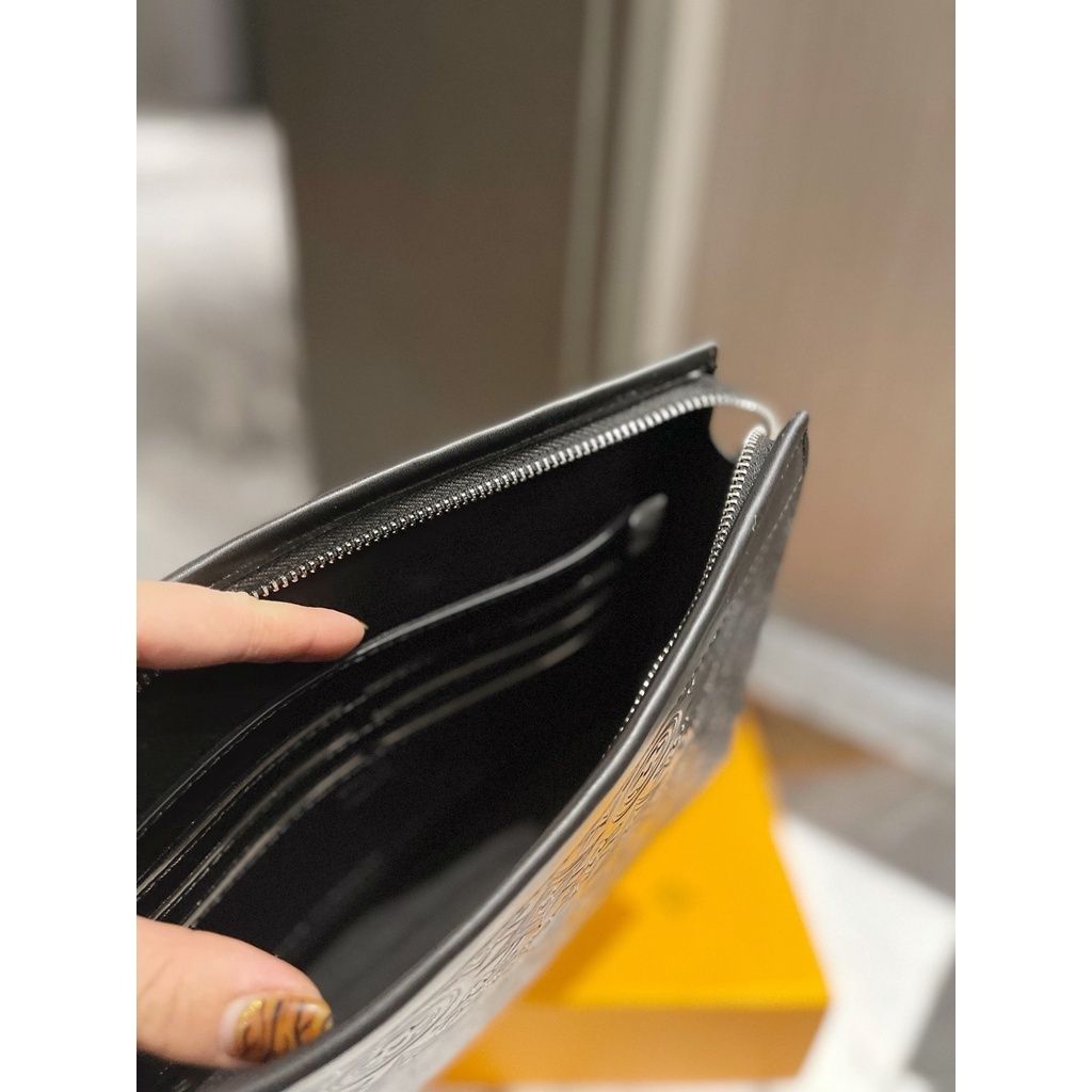 sg-11134201-7rbla-llnp9i4bxwxyf2