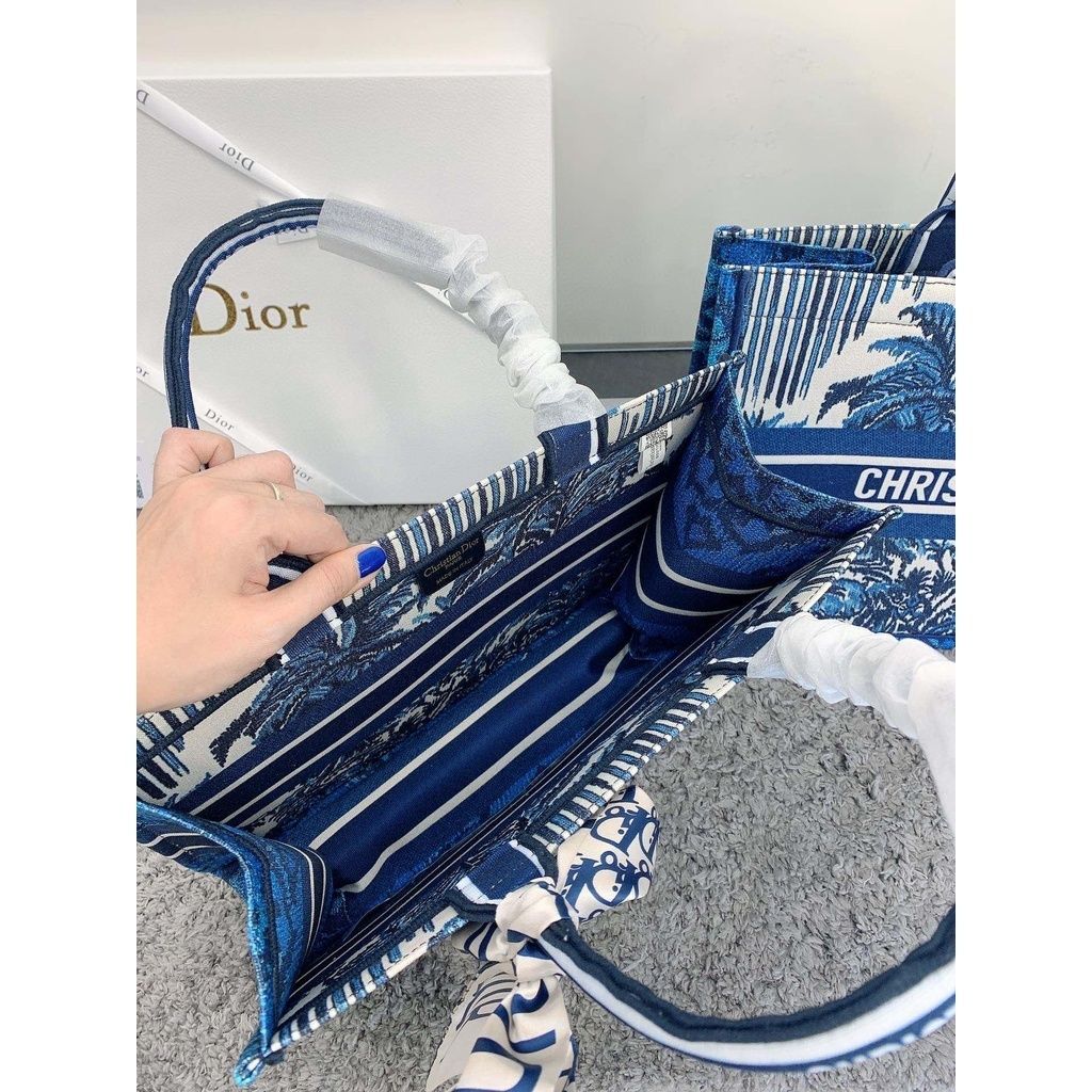 sg-11134201-7qvd9-lj5s9d8xz7pd8a