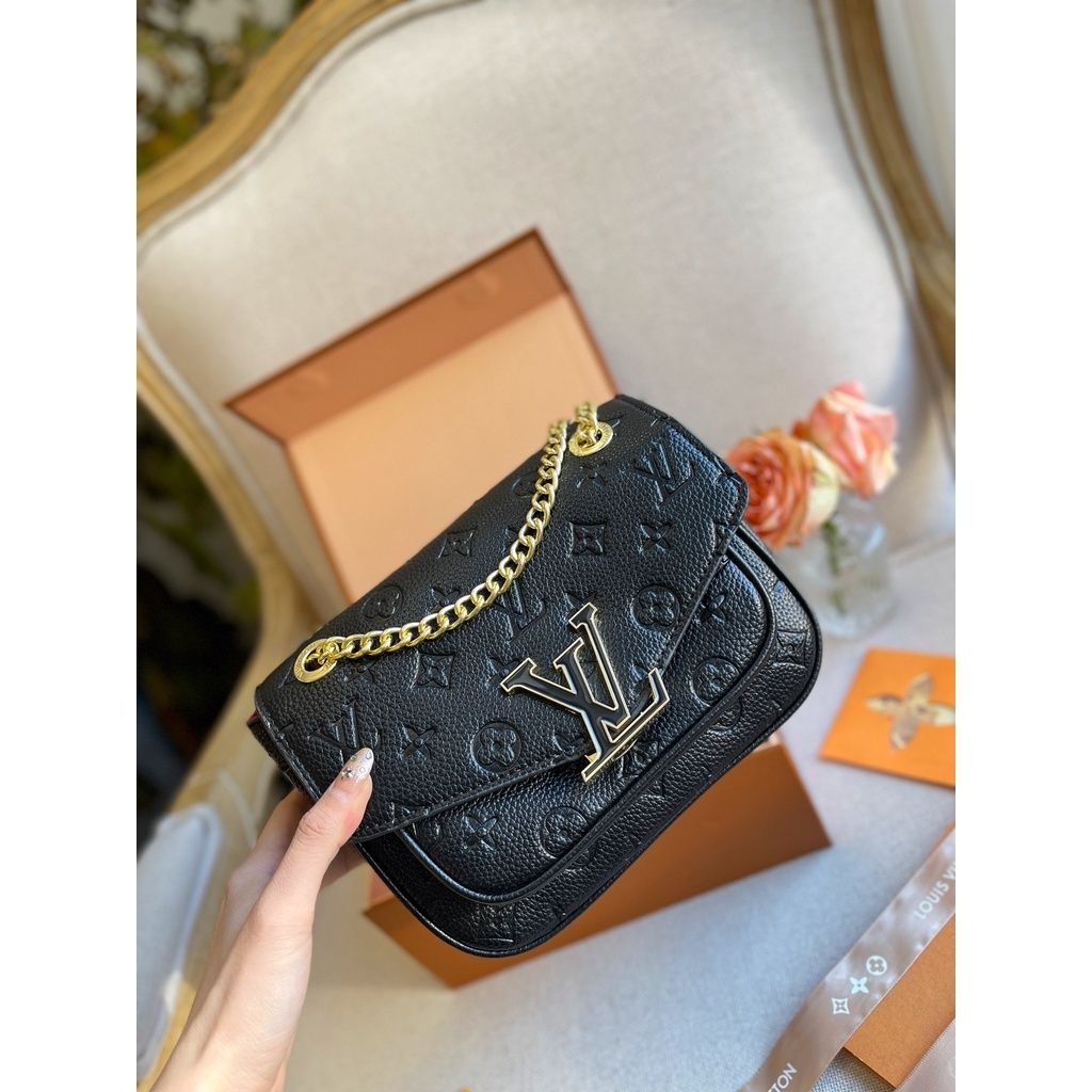 sg-11134201-7rblo-lm7cj1hsat0936