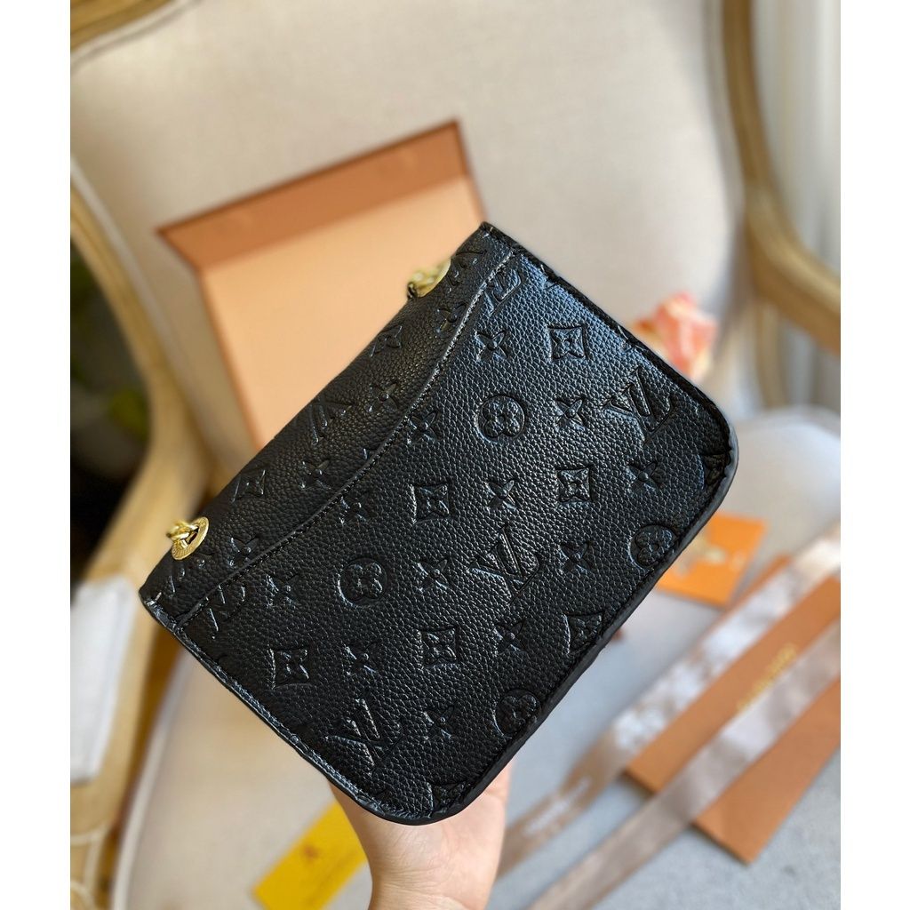 sg-11134201-7rbn6-lm7cj23peqdhc8