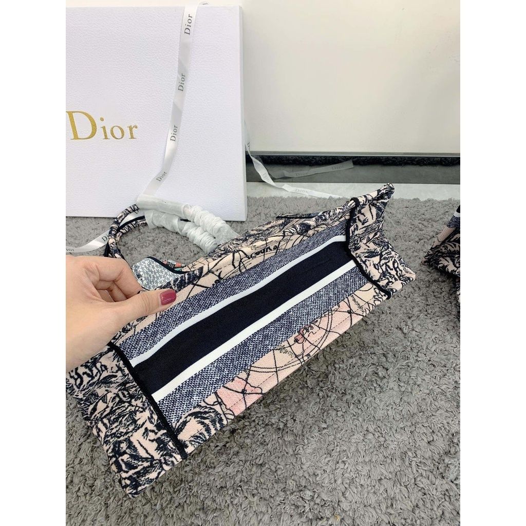 c9f44859636be9cd83a1555bdf176449