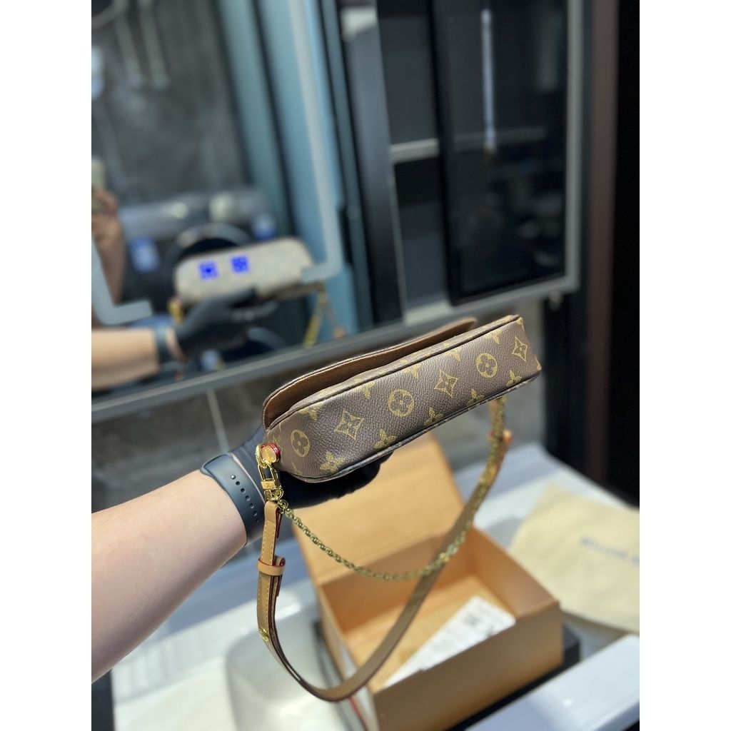 sg-11134201-7rbn7-loc848ztf8qr7a