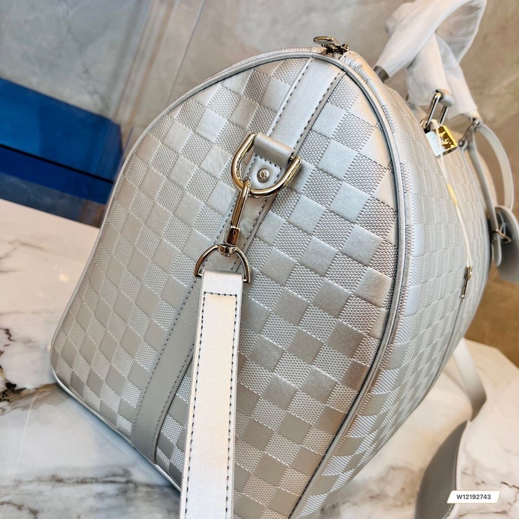 sg-11134201-23020-lom0j887a1mvd9