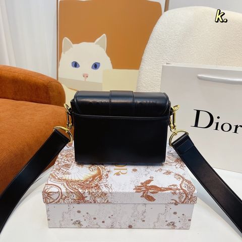 sg-11134201-7rble-lmly2n8uide3d4