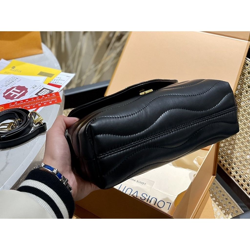 sg-11134201-7rbml-loc2s9ftnbcjae