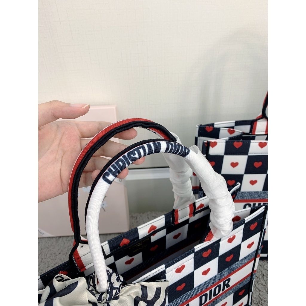 7985bb538d339d9d9688936627ea76f1