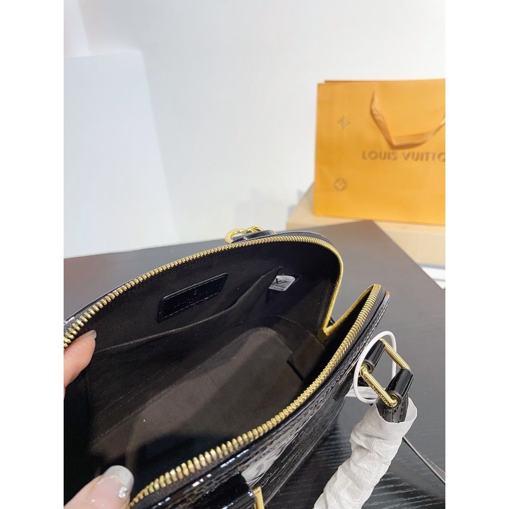 sg-11134201-7rblo-lny0mhk6m9m95f