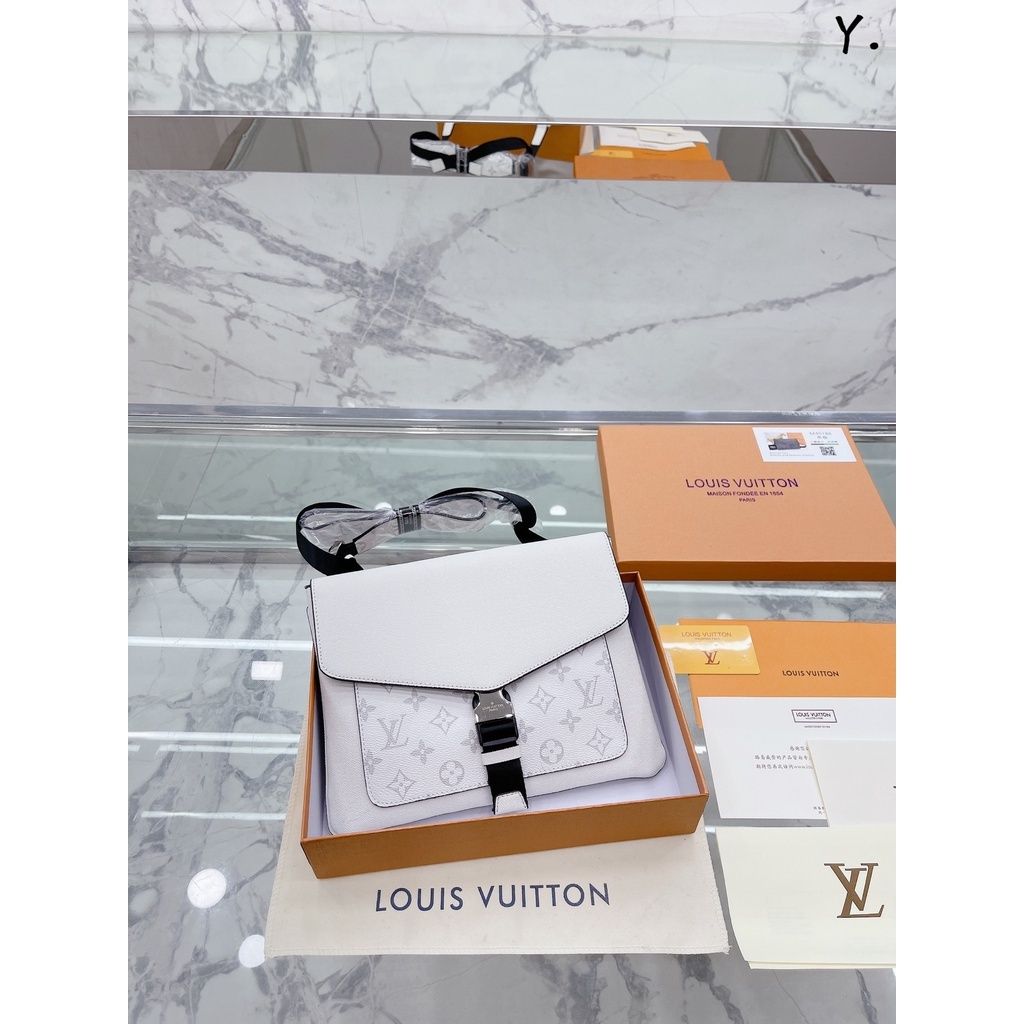 sg-11134201-7rbn5-lnwu5nshq93g3b