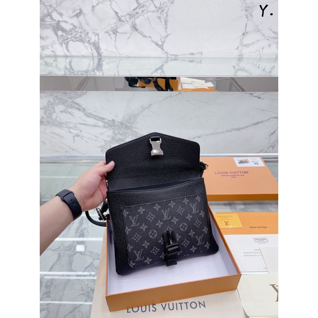 sg-11134201-7rbkg-lnwu5o6x551k5d