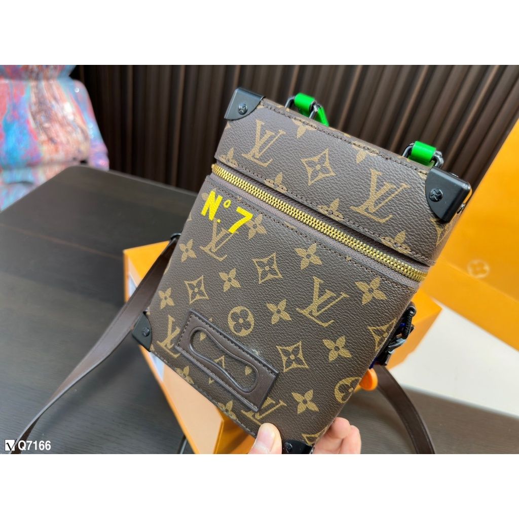 sg-11134201-7rbl2-loc1tdsp4m9197