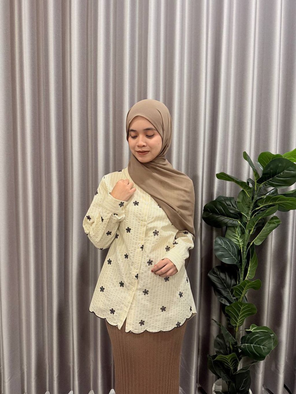 photo_6208477893726244704_y