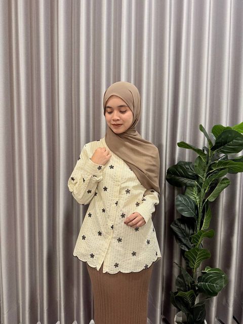 photo_6208477893726244704_y