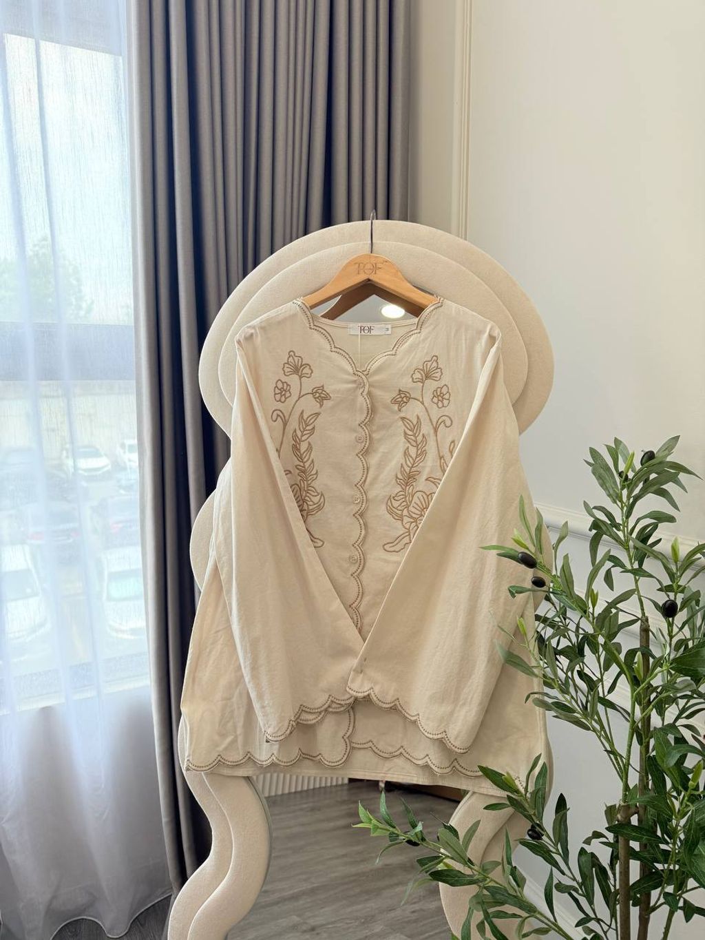 photo_6228822629821386067_y