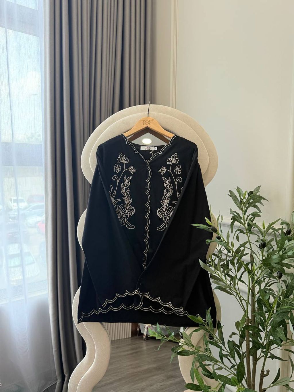 photo_6228822629821386065_y