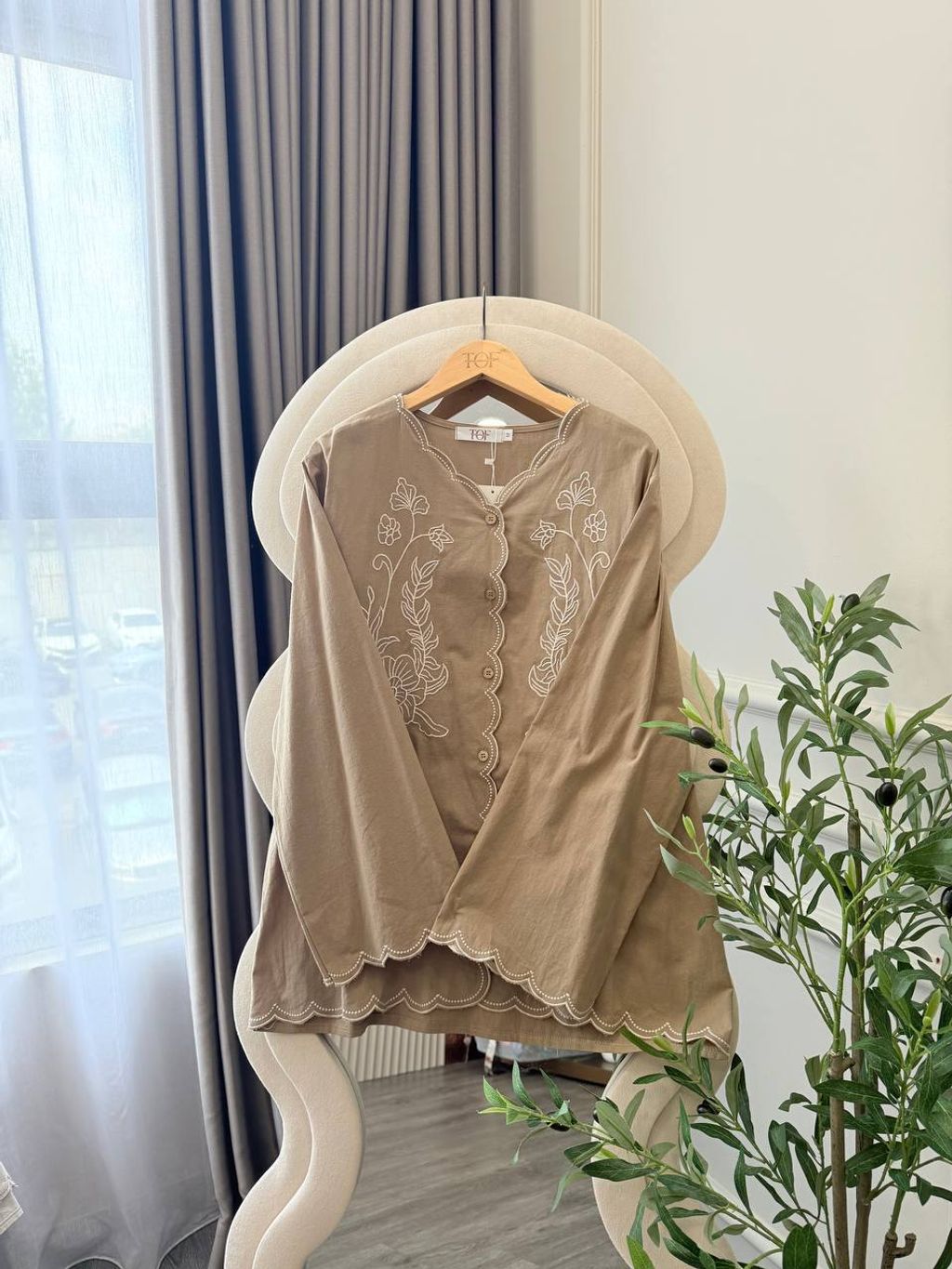 photo_6228822629821386066_y