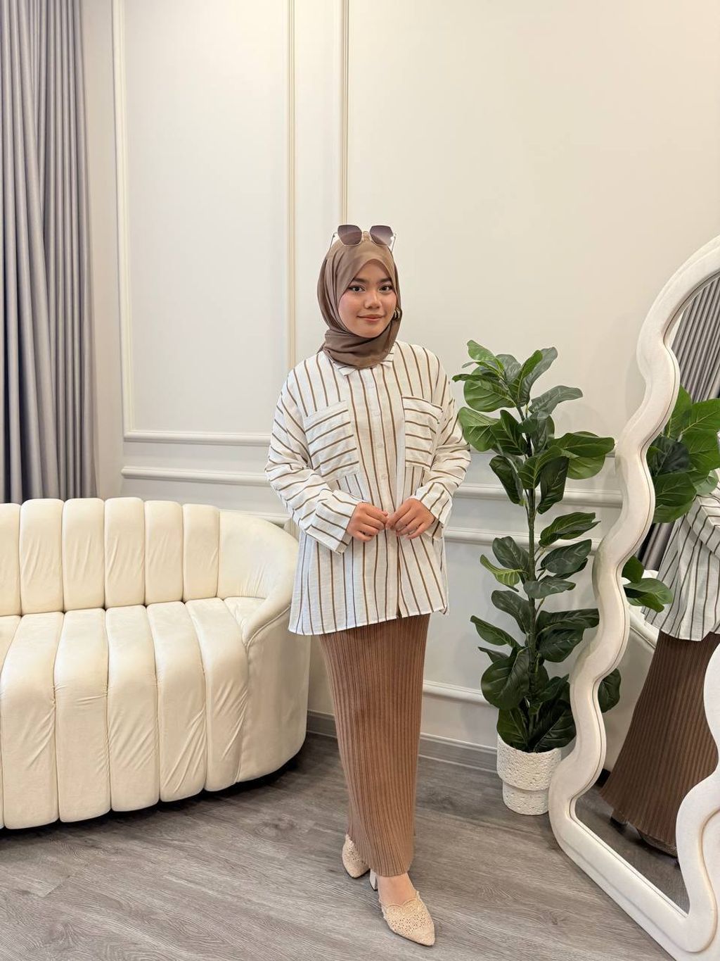 photo_6228822629821386053_y