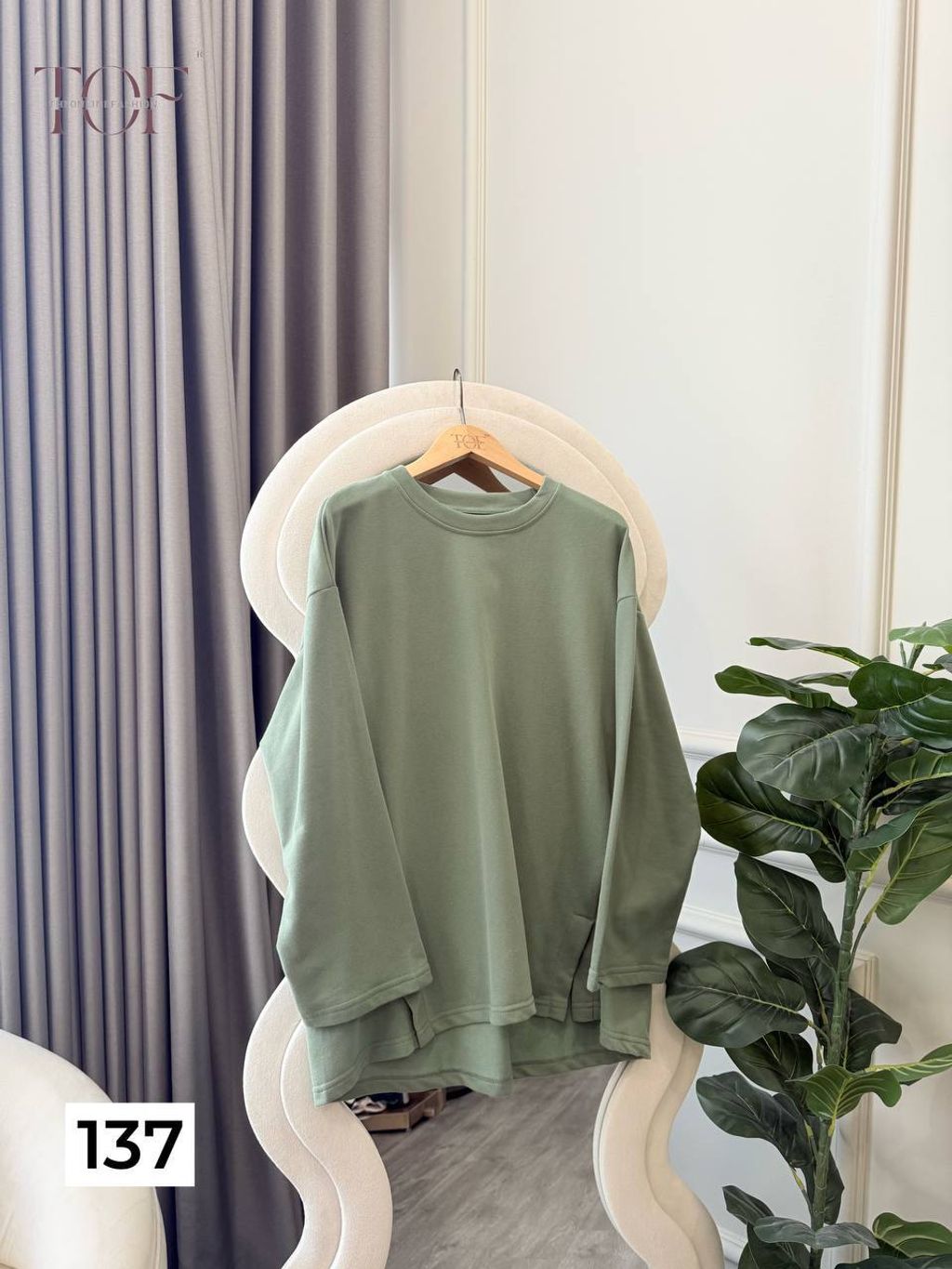 photo_6246812143290355069_y