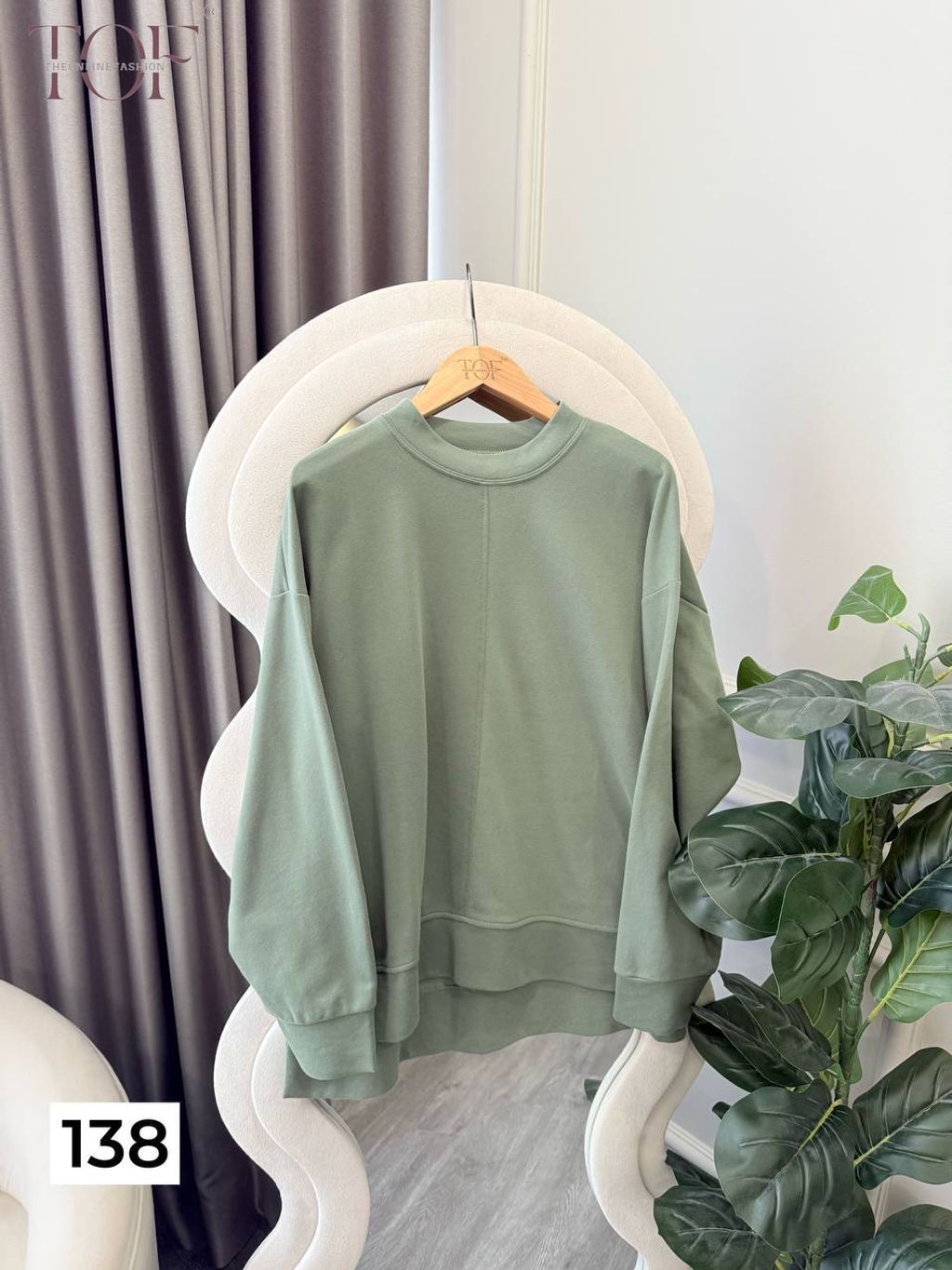 photo_6246812143290355054_y