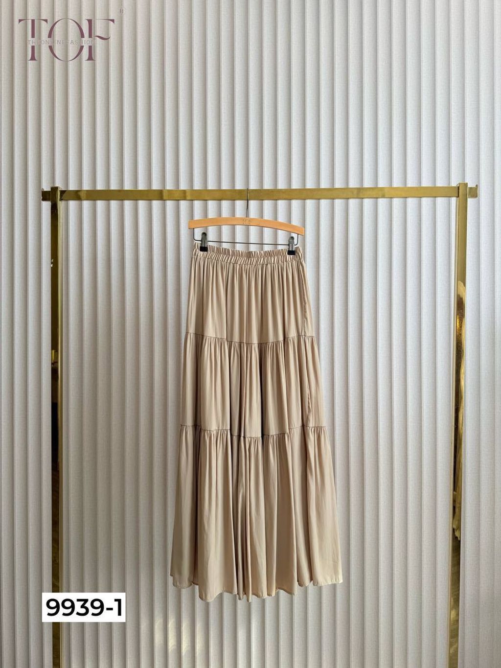 photo_6084787482756058282_y