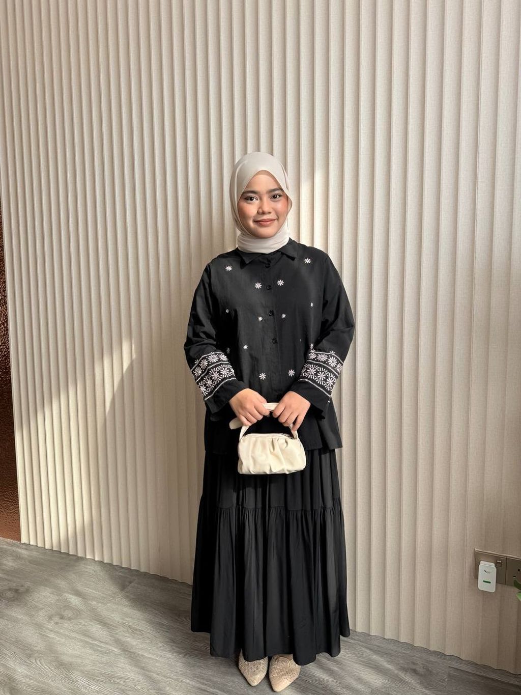 photo_6084861407733156899_y