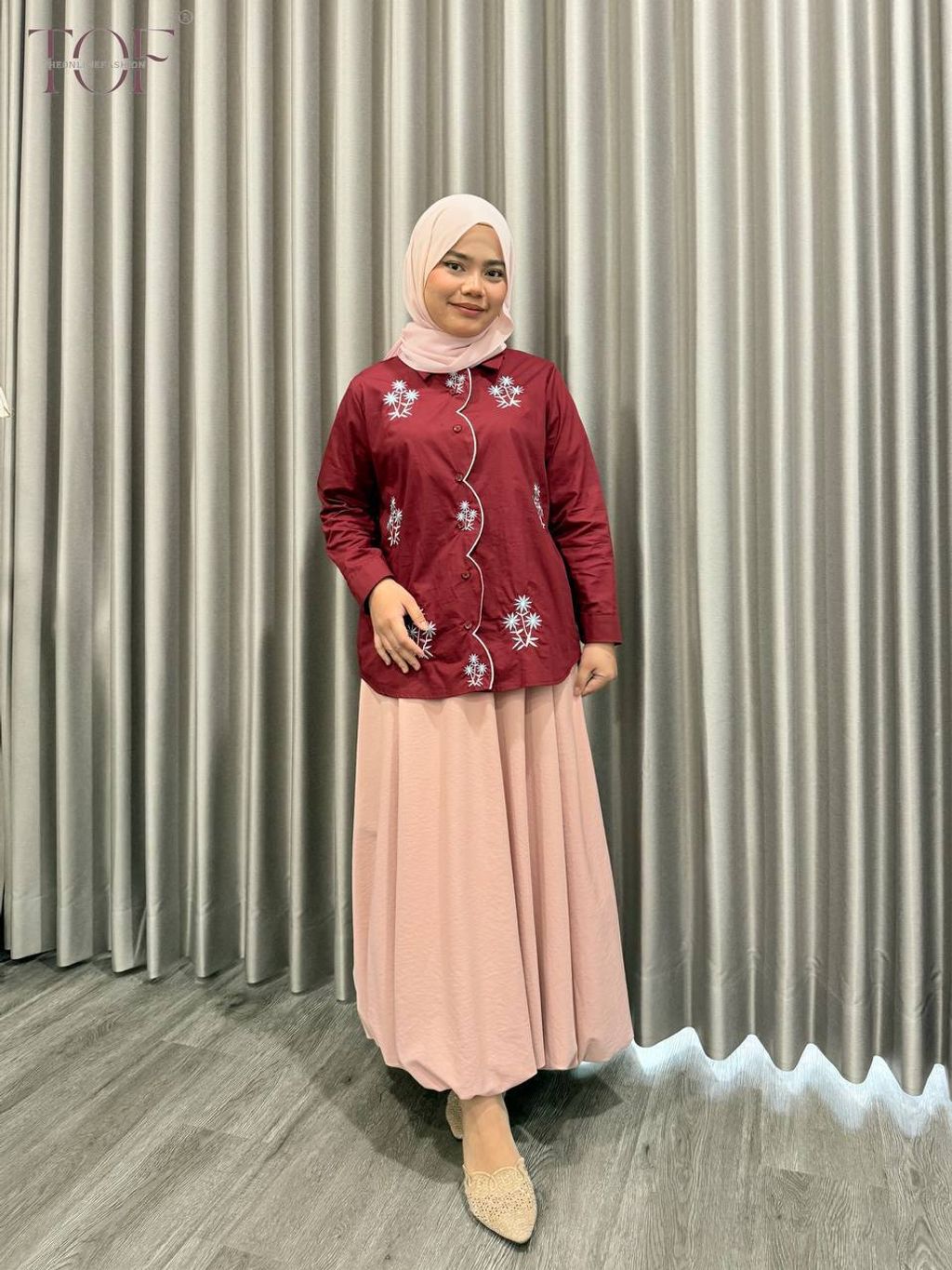 photo_6122928325647862949_y