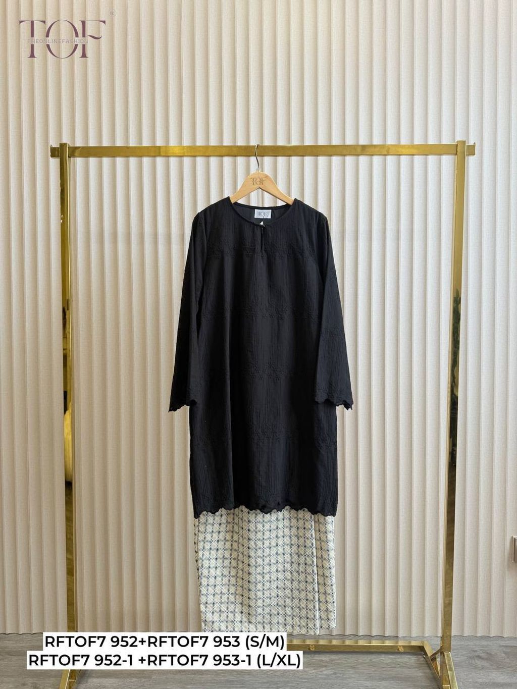 photo_6143058309083237531_y