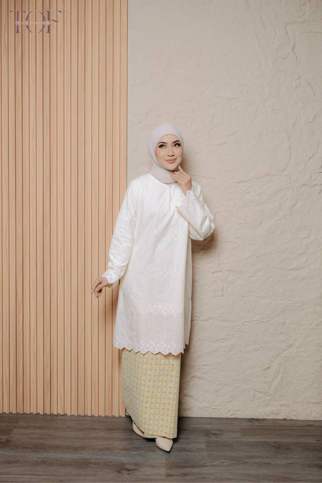 photo_6152471202358823915_y