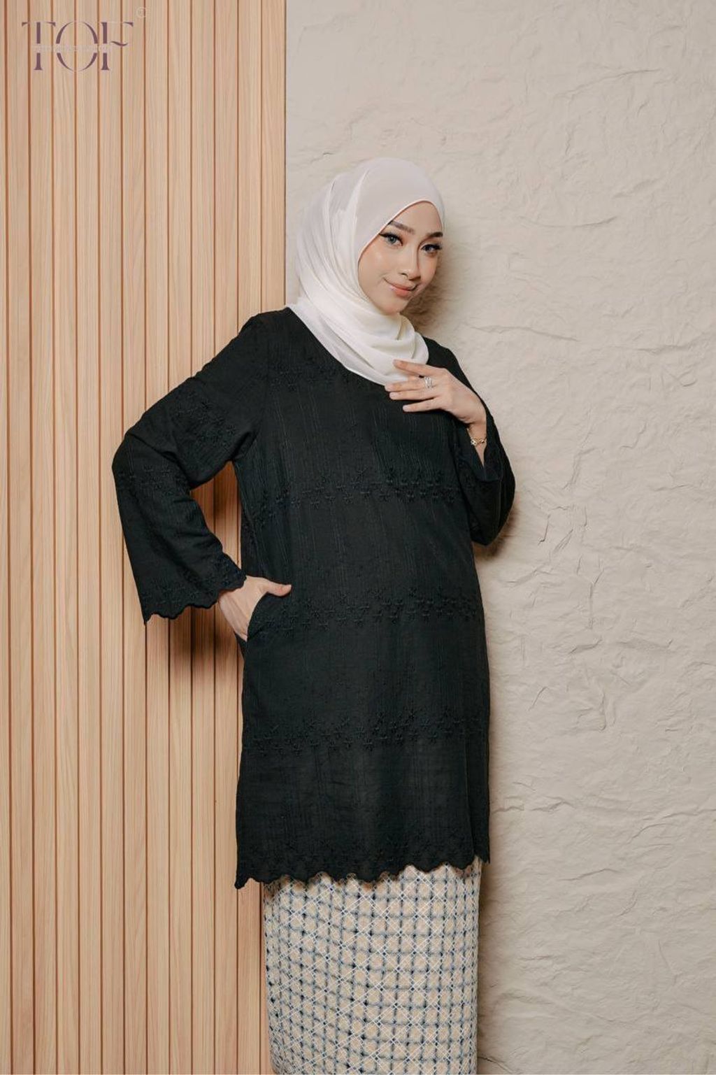 photo_6152471202358823910_y