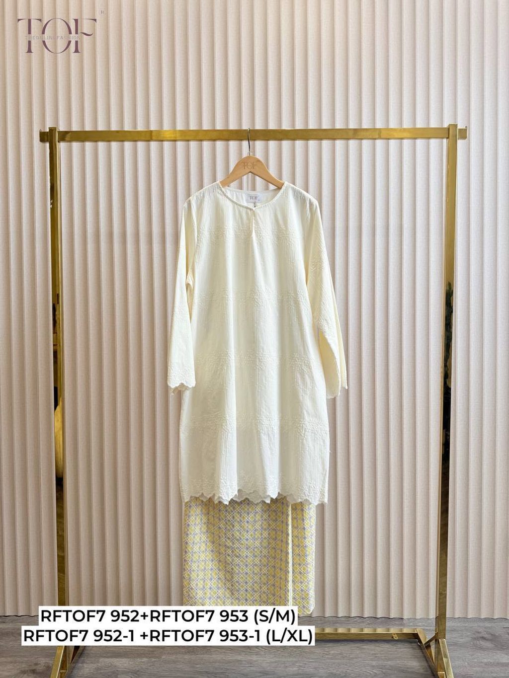 photo_6143058309083237533_y