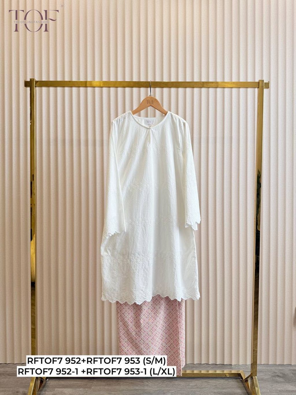 photo_6143058309083237532_y