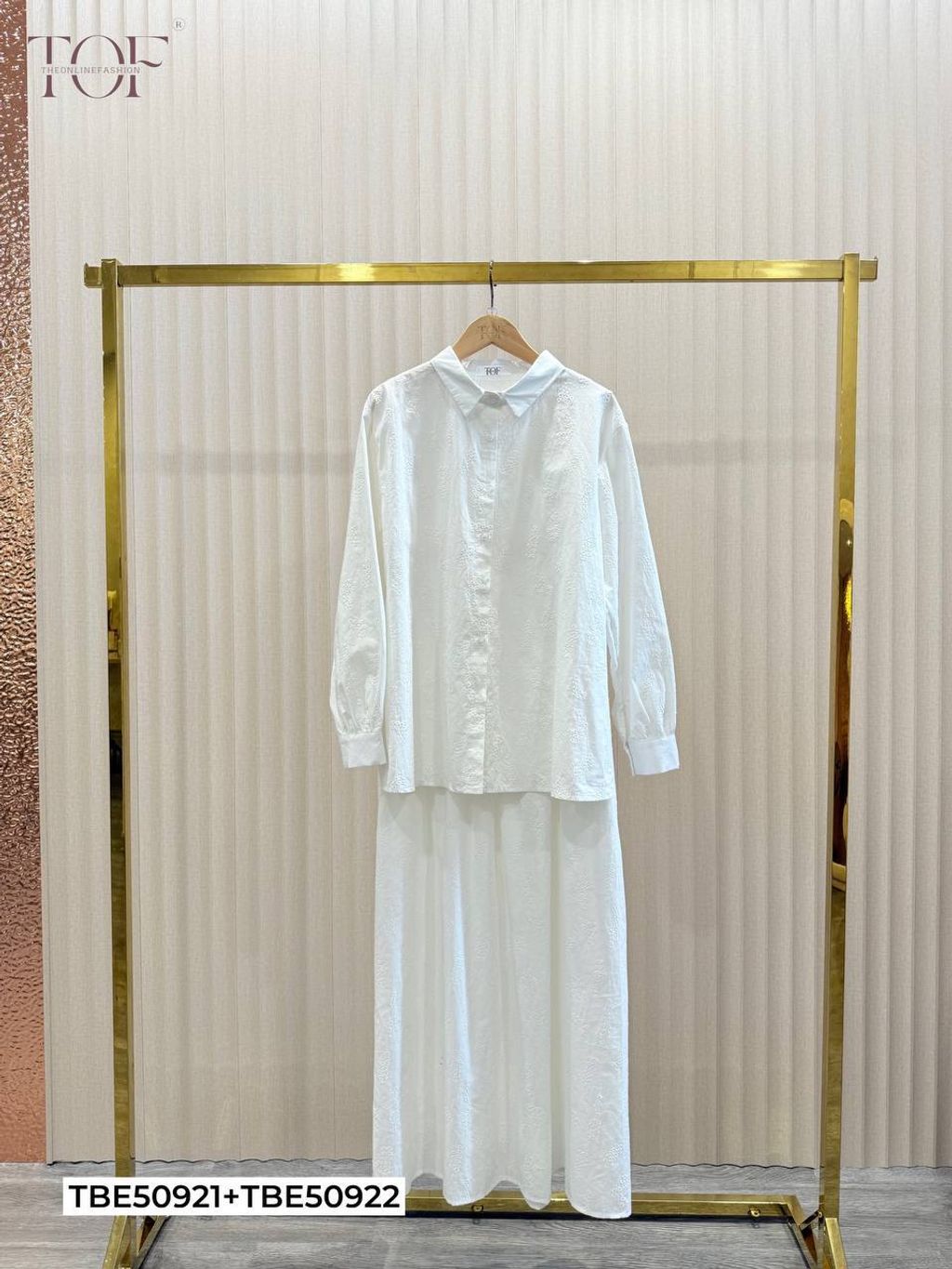 photo_6163505621882309883_y