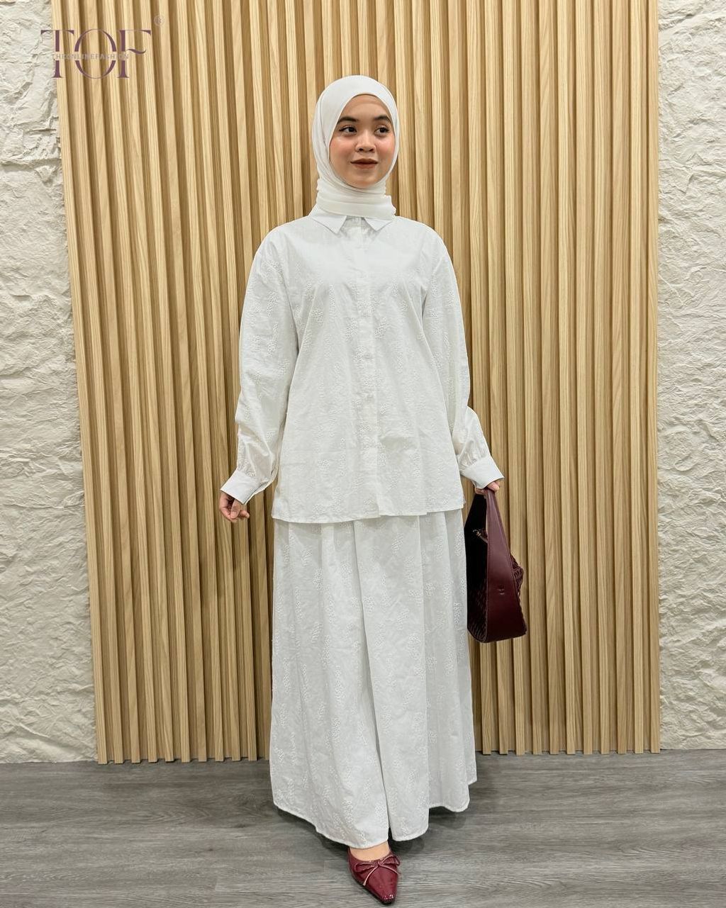 photo_6163505621882309900_y