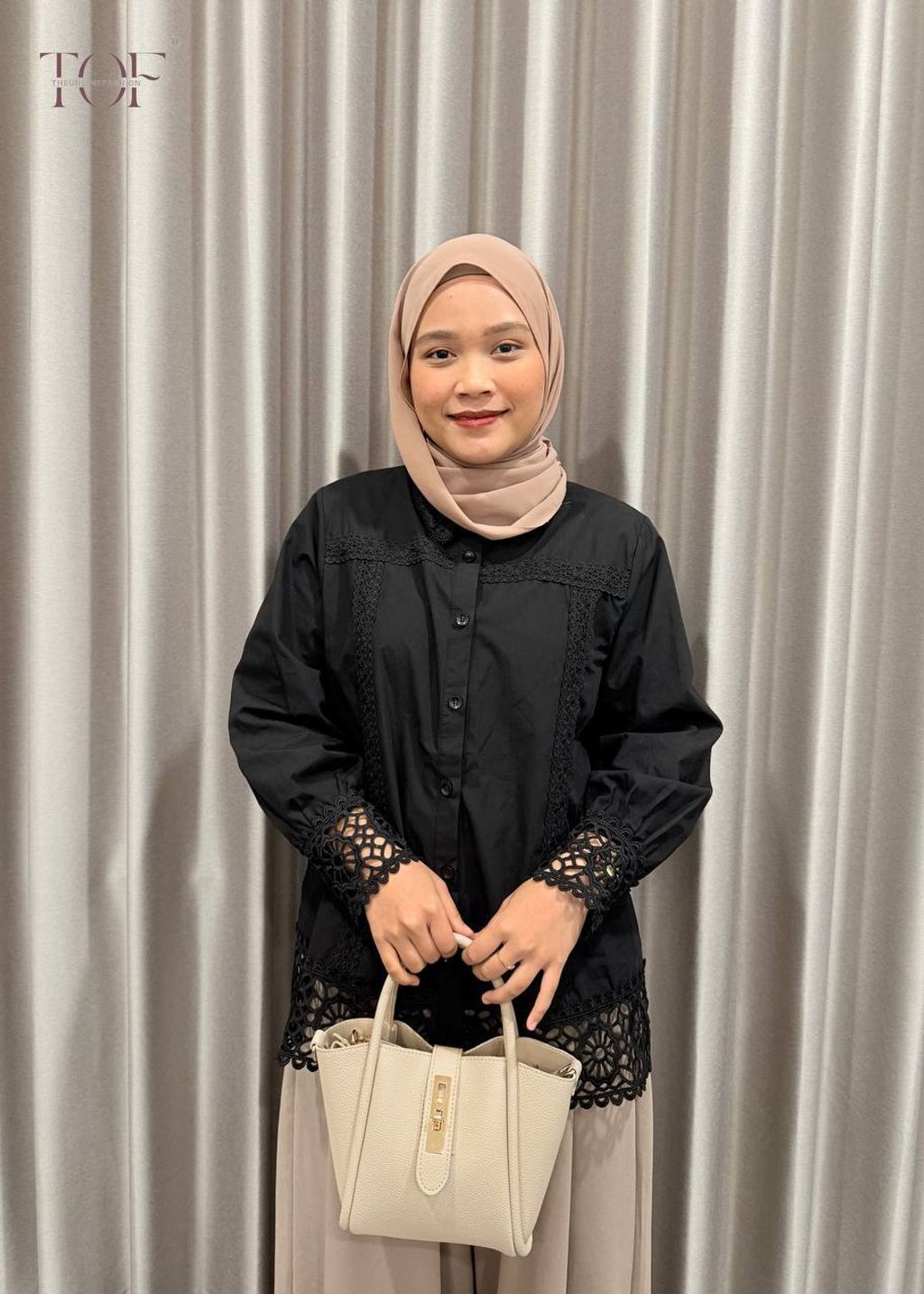 photo_6181538462981360725_y