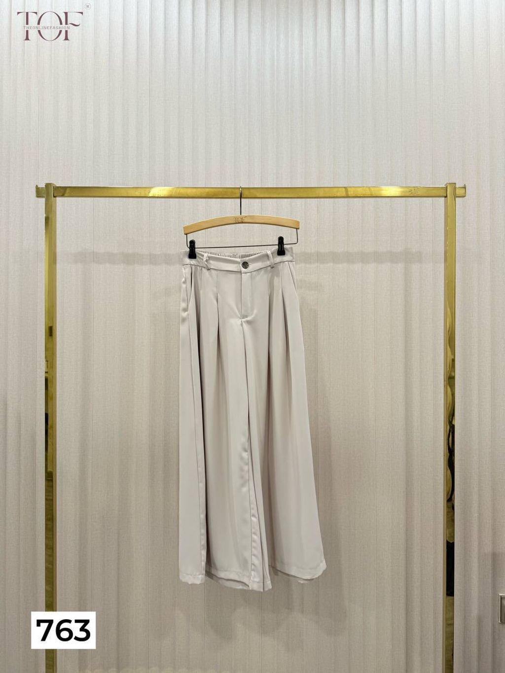 photo_6253447996611693446_y